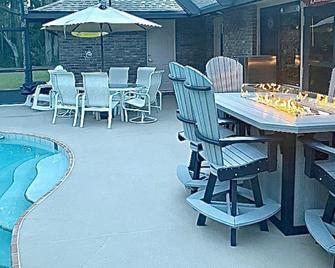 2 Bedroom Suite - Port Orange - Pool