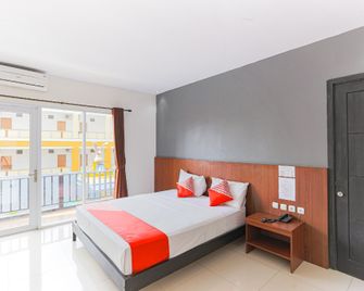 Capital O 1246 Hotel Grand Pacific - Pangandaran - Habitación