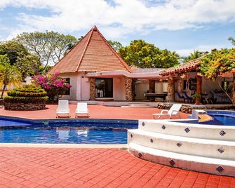 Casa de Campo Mia - Nueva Gorgona - Piscina
