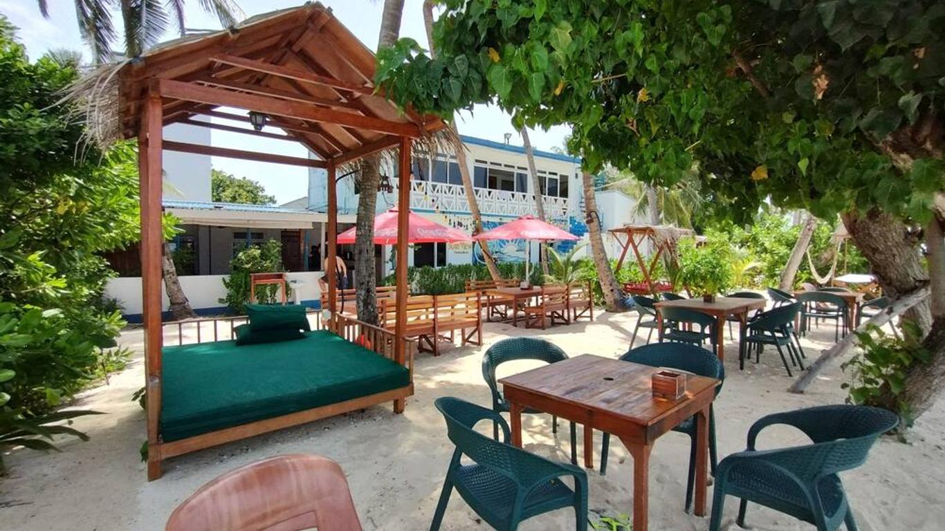 บูตาตา มัลดีฟส์ เซิร์ฟวิวเกสต์เฮาส์