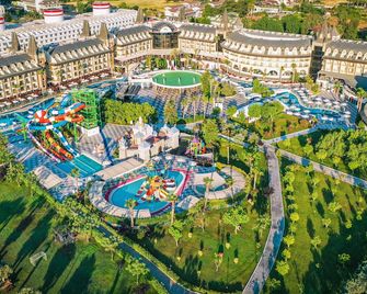 كريستال بريستيج بيرل كوليكشن - كمر - مبنى