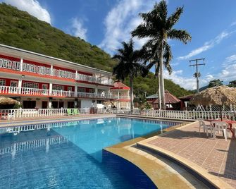 Hotel Mirador de la Montaña - Anapoima - Pool
