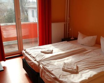 Happy Go Lucky Hotel + Hostel - ברלין - חדר שינה