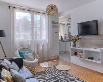 Centre Appt 2 Chambres, Linge, Parking, Wifi - Vannes - Sala de estar