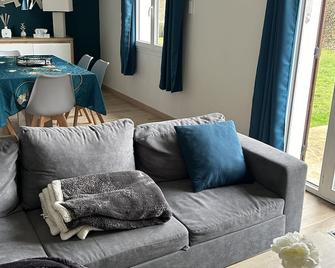 Maison Pour 6 Personnes Plus un Bébé - Saint-Prest - Sala de estar