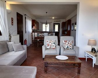 Alekos Beach Houses-Alekos Beach Complex - Lixouri - Living room