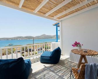 Kameo, Antiparos - Agios Georgios - Balcón