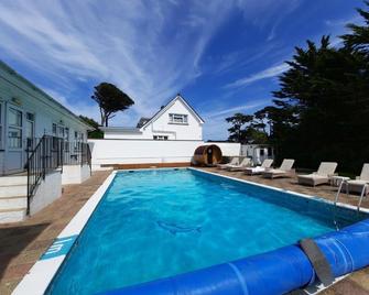 Le Chene Hotel - سان بيتر بورت - حوض السباحة