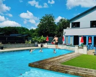 Camping les Naïades - Chatel-Chéhéry - Pool