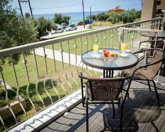 Crown Hotel - Nea Skioni - Huiskamer