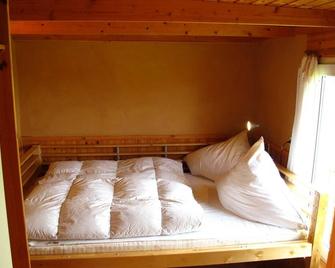 Caravan 5 rooms left - caravan in Wangeliner garden with summer kitchens - use - Plau am See - Schlafzimmer