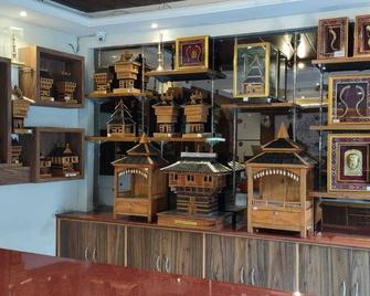 Mahesh Hotel & Restaurant - Rampur - Restaurant