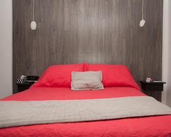 Hotel Le Plaza - La Baie - Bedroom