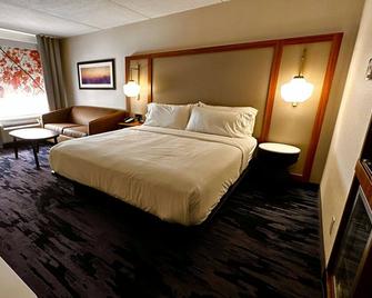 Newmarket Hotel & Suites - Newmarket - Bedroom