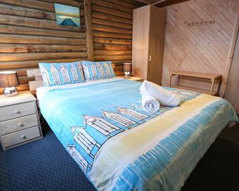 Lazy Acre Log Cabins - Lakes Entrance - Yatak Odası