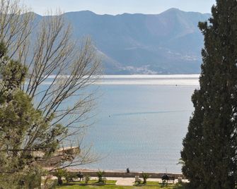 Hotel Oaza - Budva - Outdoor view