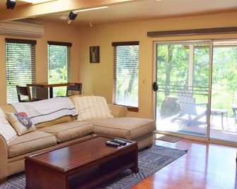 Cabin on the Creek - Packwood - Living room