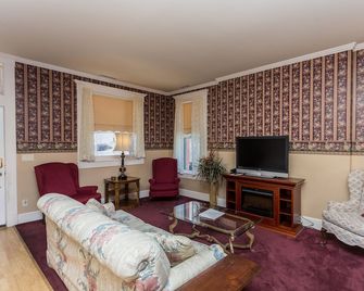 Whiskey Row Penthouse - Prescott - Sala de estar