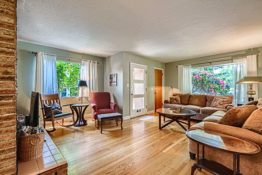 Quiet Retreat at the Heart of th Best of Inner SE Portland - بورتلاند (اوريغون) - غرفة معيشة