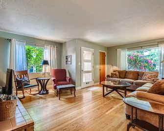 Quiet Retreat at the Heart of th Best of Inner SE Portland - Portland - Sala de estar