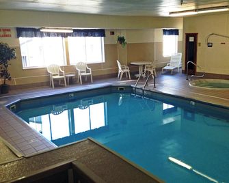 Motel 6 Bozeman Mt - בוזמן - בריכה