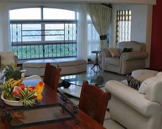 Sunrise Resort Apartments & Spa - Mombasa - Living room