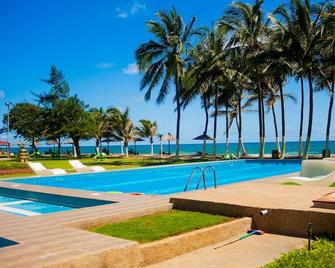 Hotel Riviera Ramatou Plage - Lomé - Pool