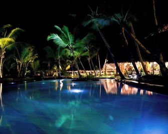 Ravintsara Wellness Hotel - Isla Nosy Be - Piscina