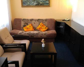 Hotel Cb Royal - كي بوديجوفيس - غرفة معيشة