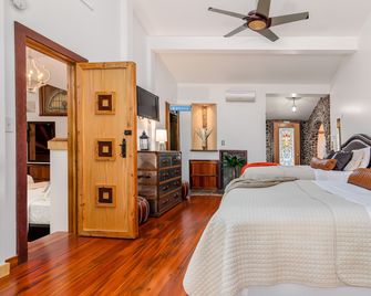 New Park Event Venue & Suites - Ithaca