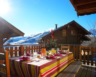 Chalet 'La Datcha' Sleeps 12 On Skis With Wifi - Fontcouverte-la Toussuire - Balcon