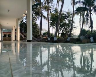 Surjasto Resort - St. Martin's Island - Pool