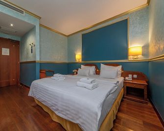 Hotel Kinsky Fountain - Praga - Habitación