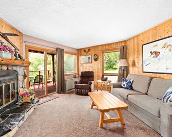 North Shore Vista Views @ Lutsen Mountains - Lutsen - Living room