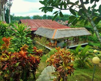 Ue Datu Cottages - Tentena - Vista del exterior