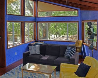 Morning Dew-A Riverfront Healdsburg Home - Healdsburg - Sala de estar