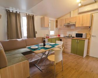 Camping Village Torre Pendente - Pisa - Kitchen