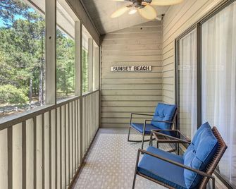 Resort Condo ~ 2 Mi to Sunset Beach Seashore! - Sunset Beach - Balcony