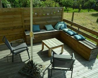 Baie Du Mt St Michel -Plage, House With Garage, Terrace, Enclosed Garden, Free Wifi - Saint-Jean-le-Thomas - Patio