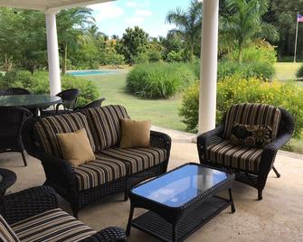 Breathtaking Luxury Tropical Country Estate; Heated Pool; 30 Minutes from Miami - Homestead - Patio