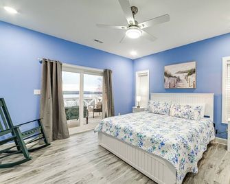 Massive Lake Views & Stunning Sunsets: Waverly Gem - Waverly