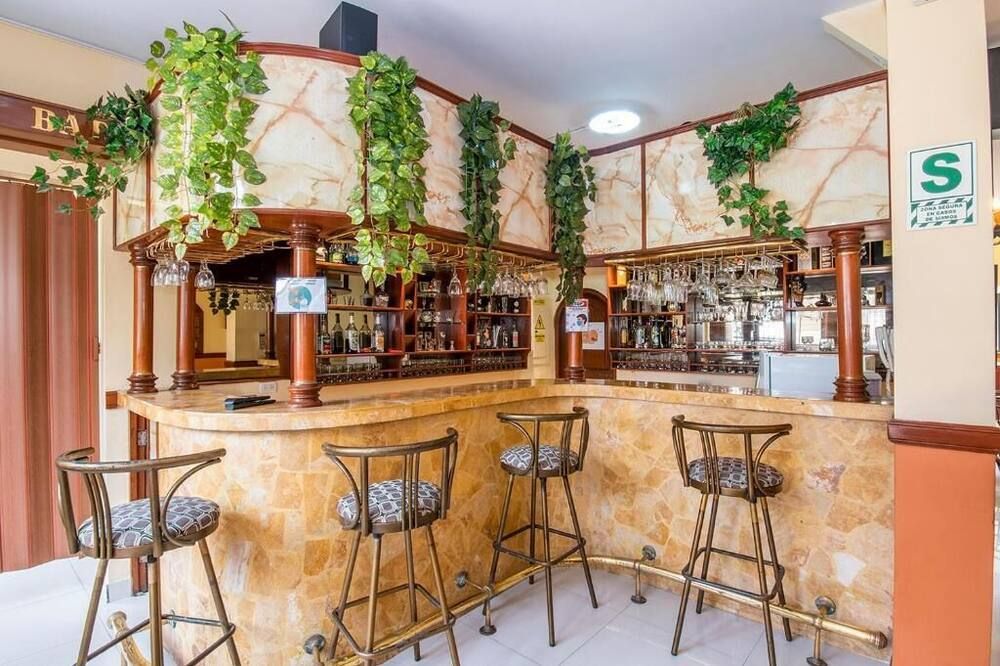 Hotel Manhattan Inn Airport - לימה - בר