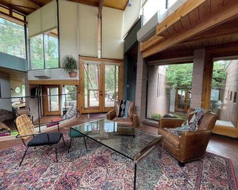 Style + Nature in Architectural Digest: The Glorieta House Compound - Glorieta - Living room