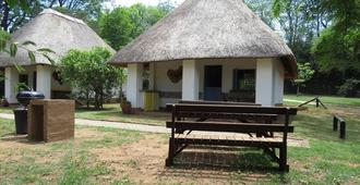 Thokozani Lodge - White River - Patio