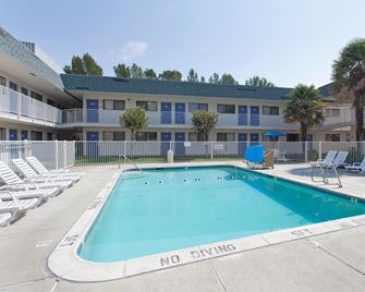 Hi - Wheel Flats - Davis - Piscina