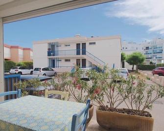 Super 4 Berths, 50m From The Beach With Parking! - Le Grau-du-Roi - Balkon