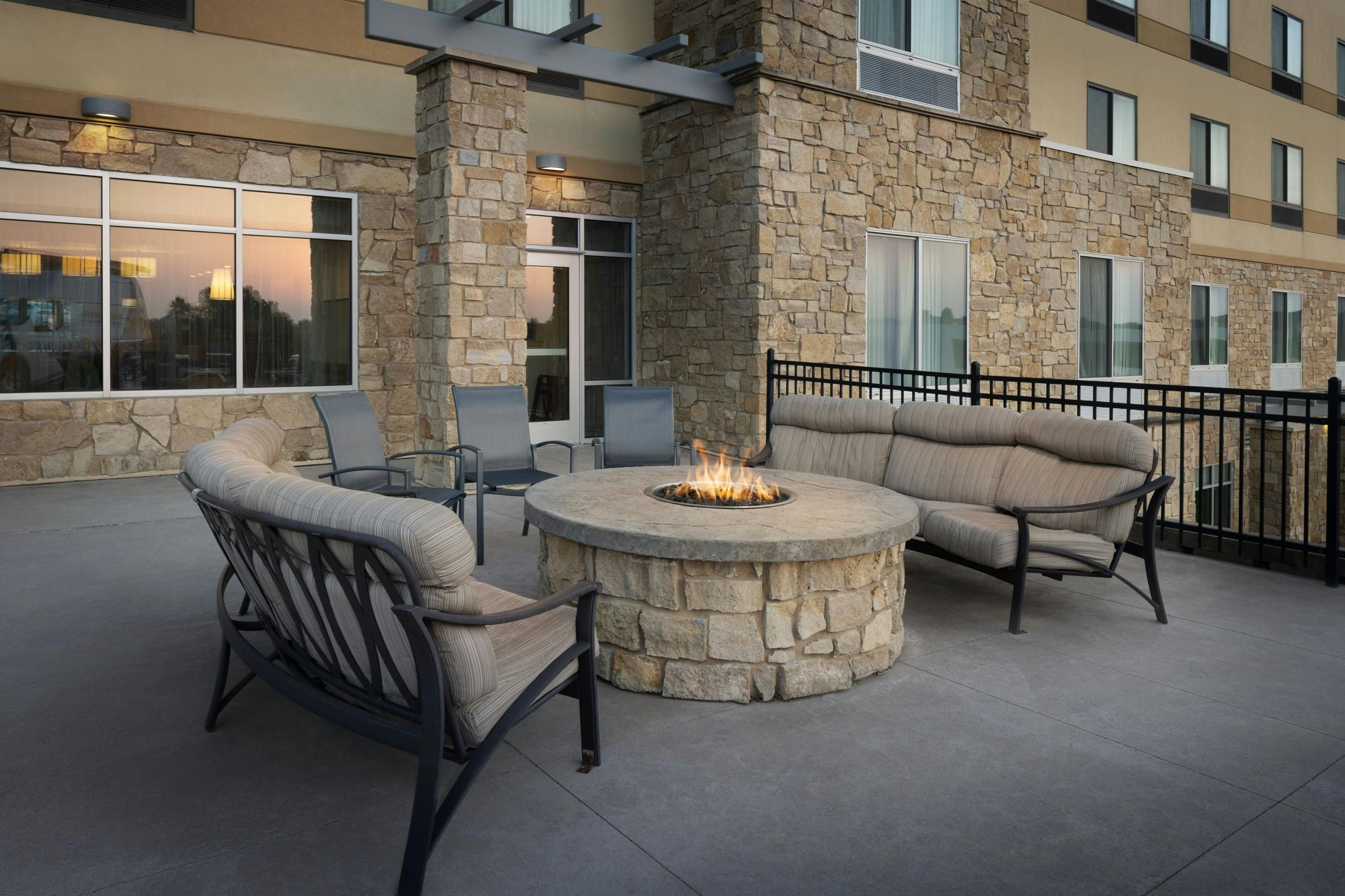 Fairfield Inn by Marriott Lincoln Southeast - Lincoln - Balcony