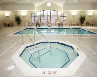 Indoor Pool + Shared Whirlpool. Gym Access. - North Wales - Басейн