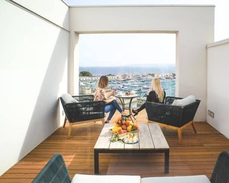 Upper Rooms - Milazzo - Edificio