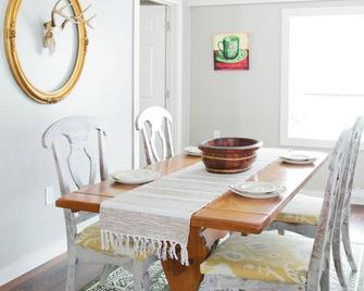 Gorgeous 2br Home In Clanton | Fast Wifi | Pet Frienddly - Clanton - Jídelna